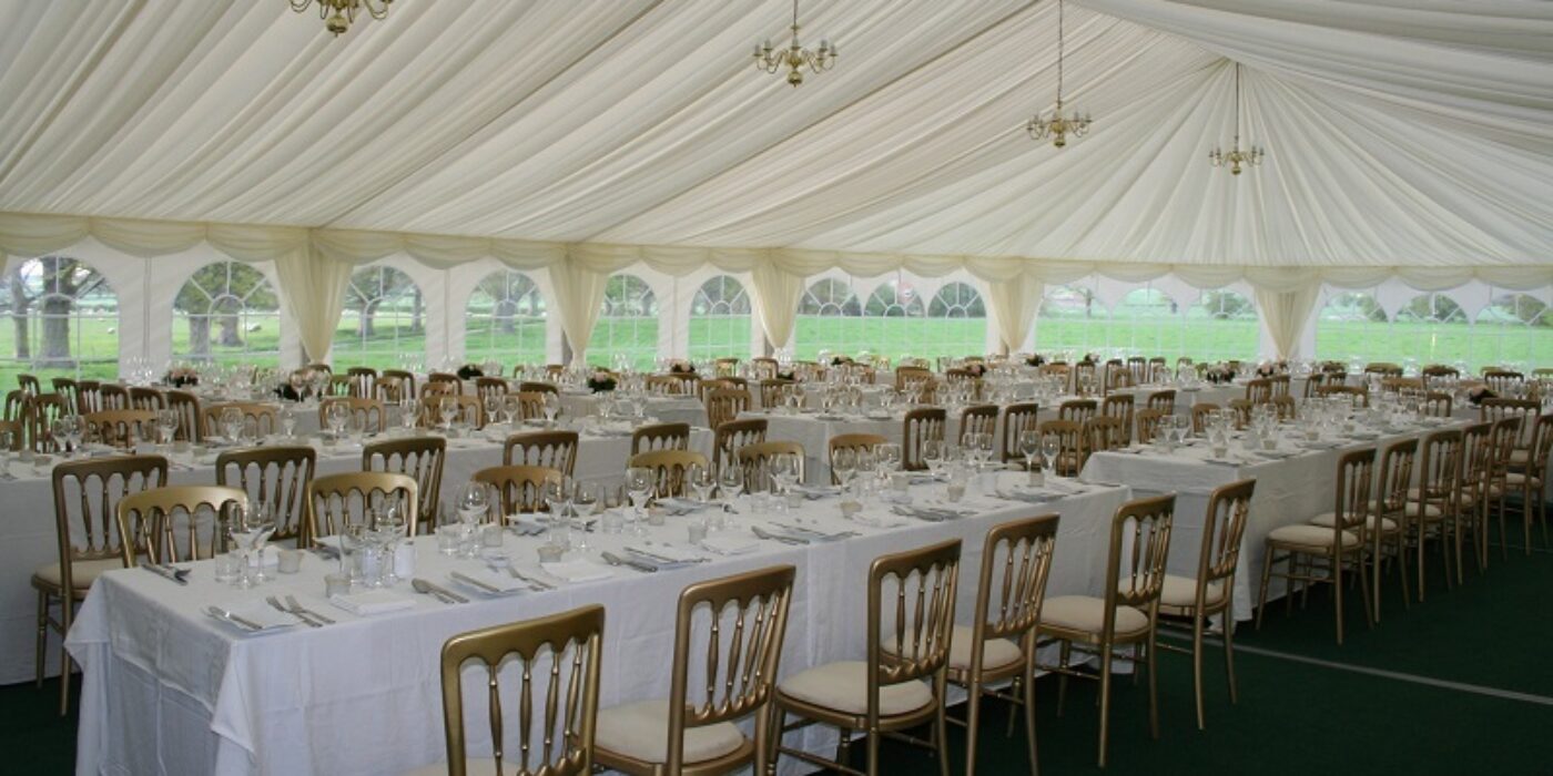 Banqueting Gilt with Ivory Pad