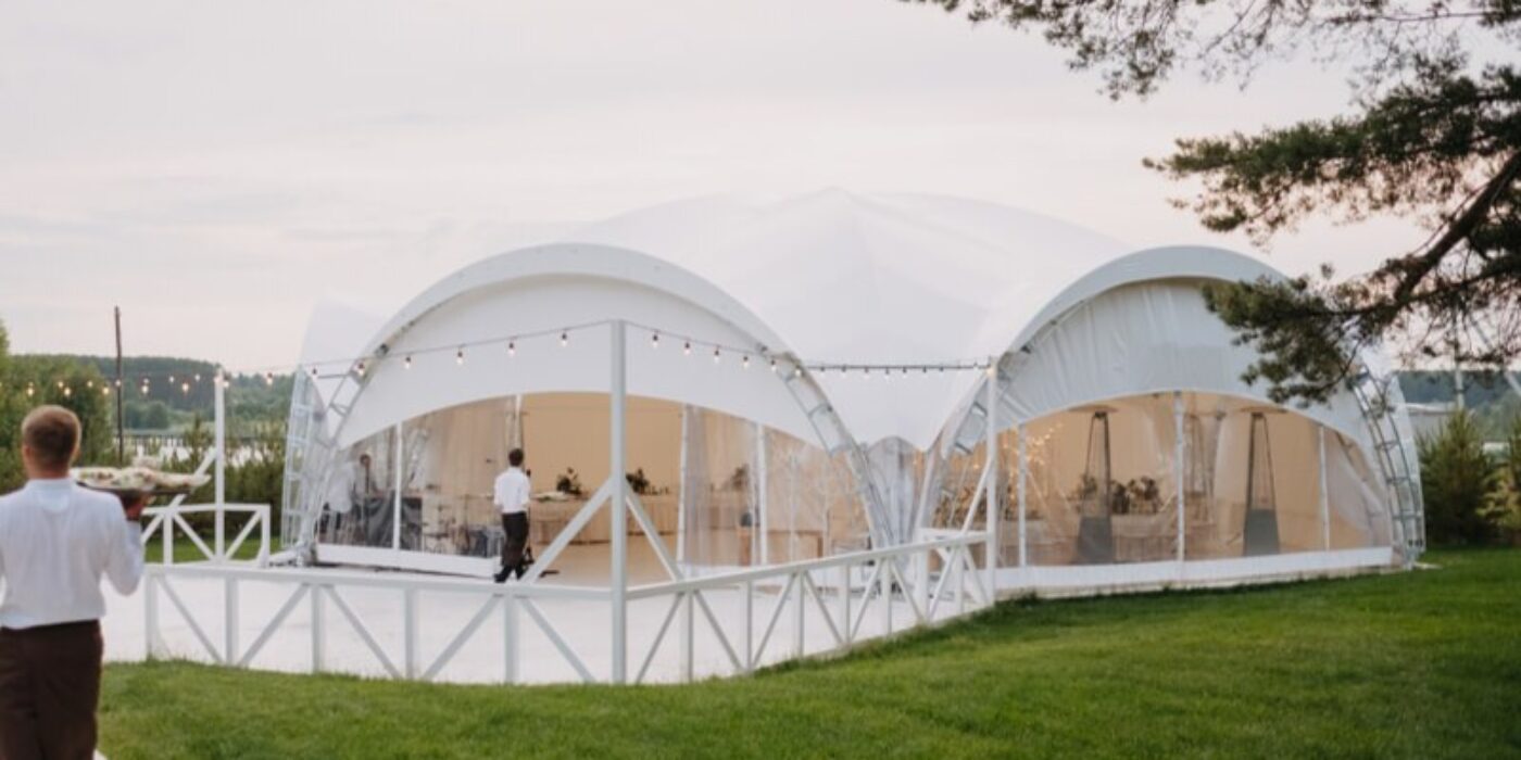 outdoor-event-marquee-set-up