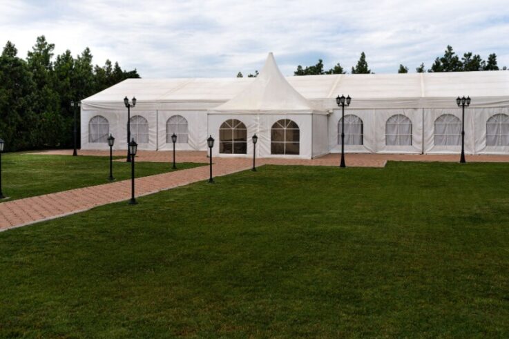 The Benefits of Hiring a Traditional Canvas Marquee for Your Elegant Event